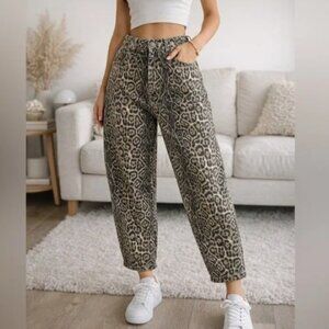 Ashley Mason Leopard Barrel Jeans | Size 25